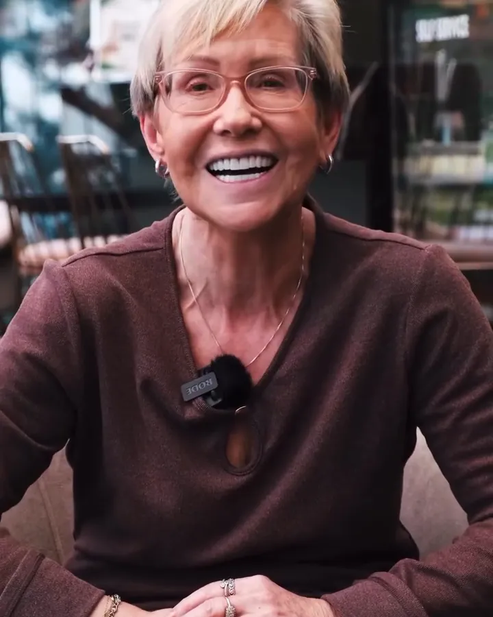 A patient speaking about her experience at Sevil Smile